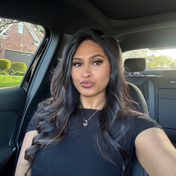 Meet your Posher, Charitha - Picture 1 of 1